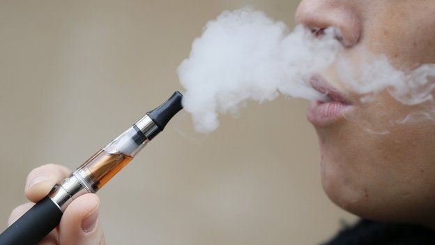 15 țări din UE cer Comisiei Europene să majoreze taxele pentru țigări și vape-uri
