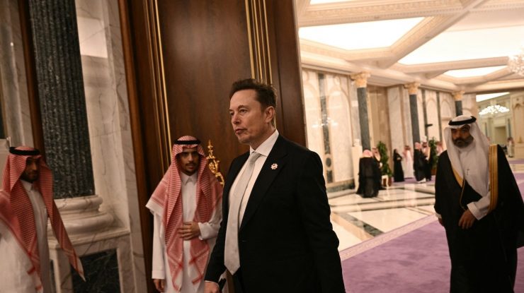 Elon Musk extinde activitatea Neuralink și SpaceX în Orientul Mijlociu