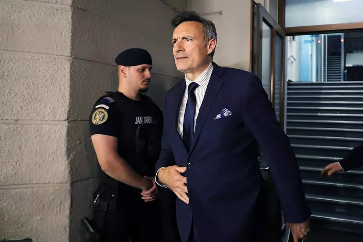 Florian Coldea reacționează la fotografiile postate de Elena Lasconi: „O încercare disperată care urmărește să influențeze procesul electoral deosebit de important”