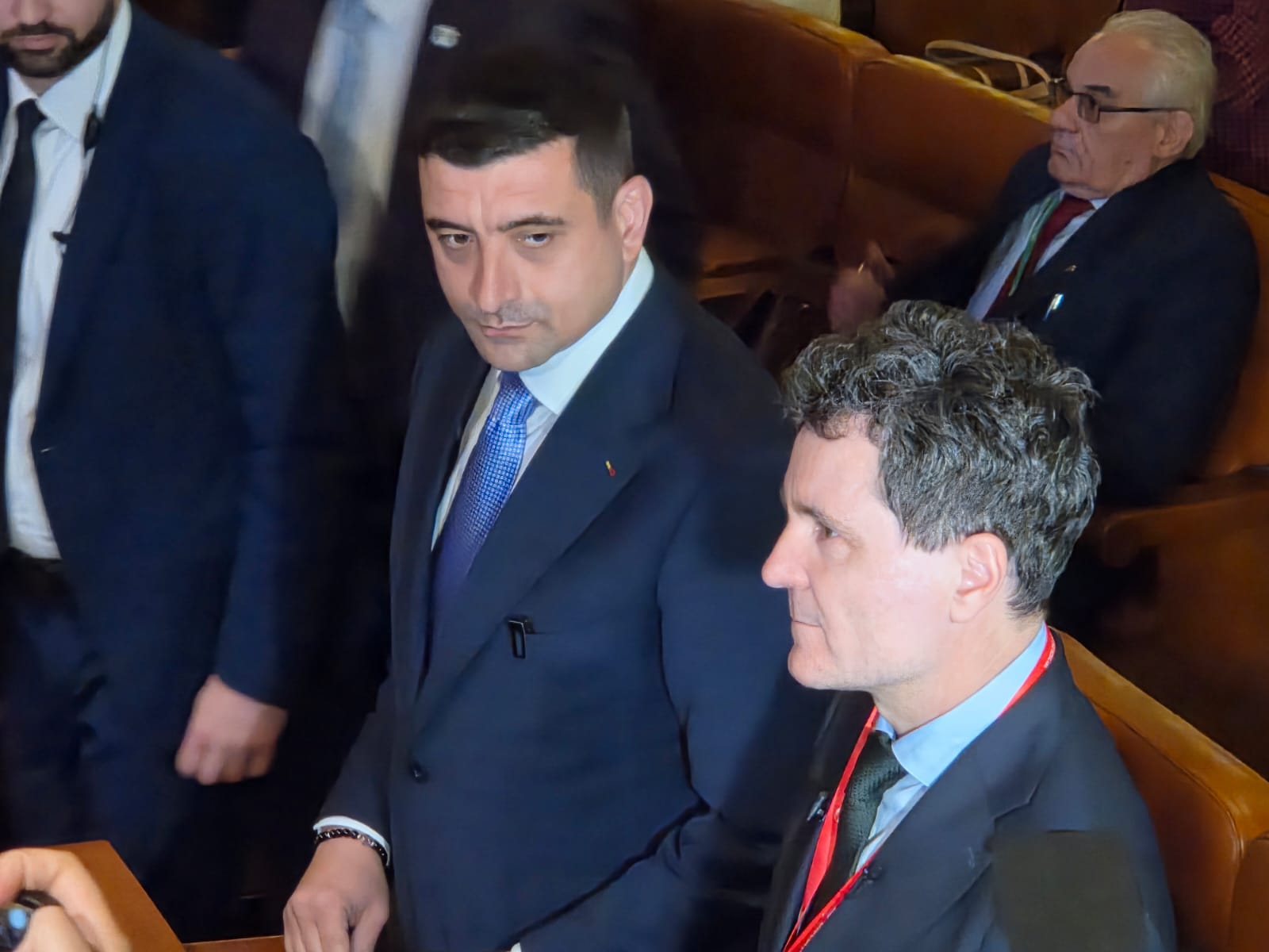 Românii din Diaspora au un rol decisiv în rezultatul alegerilor prezidențiale: În 2025 vedem o mobilizare antisistem. Ce ne arată datele din alți ani, când au candidat Iohannis-Ponta, Băsescu-Geoană