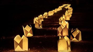 10.000 de gulguțe vor lumina Calea Victoriei în această seară. Cercetașii marchează unitatea și spiritul comunitar