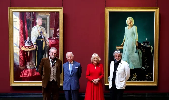 Regele Charles și Regina Camilla au dezvăluit două portrete noi cu ocazia aniversării a doi ani de la încoronare