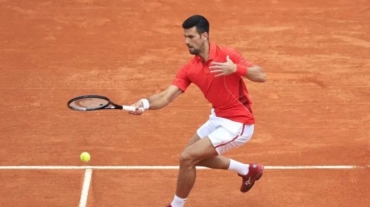 Novak Djokovic s-a calificat fără probleme în turul doi la Roland Garros, după ce l-a învins pe Mackenzie McDonald