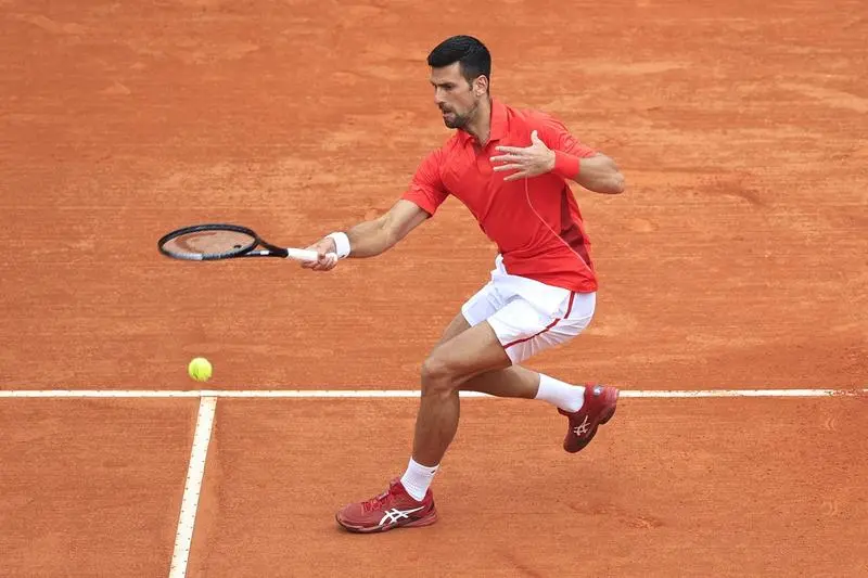 Novak Djokovic s-a calificat fără probleme în turul doi la Roland Garros, după ce l-a învins pe Mackenzie McDonald