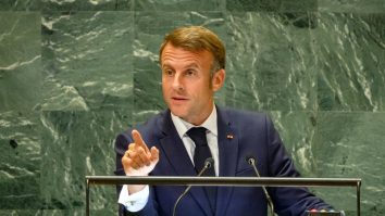Uniunea Europeană și Statele Unite pregătesc un nou pachet de sancțiuni pentru Rusia „în zilele următoare”, anunță Emmanuel Macron