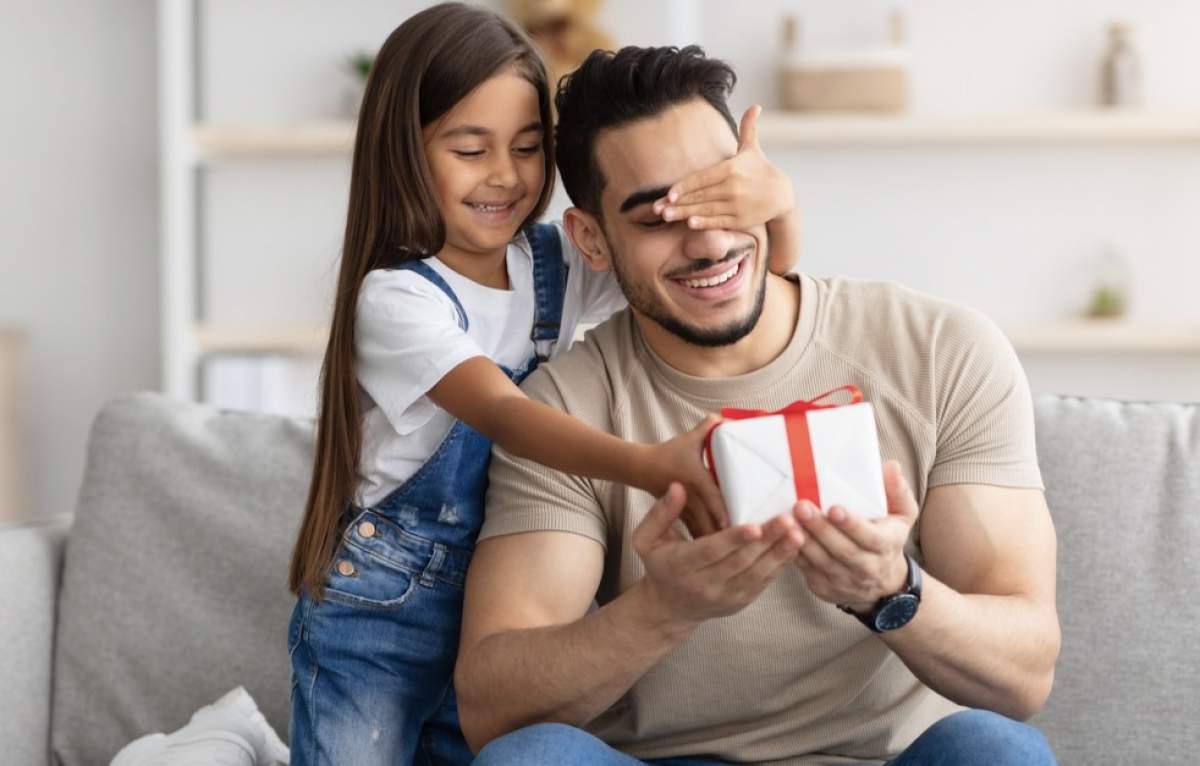 Astăzi sărbătorești Ziua Tatălui. Radu Leca: „În mamă crește și alături de tată se dezvoltă. Tatăl reprezintă cel mai important liant”