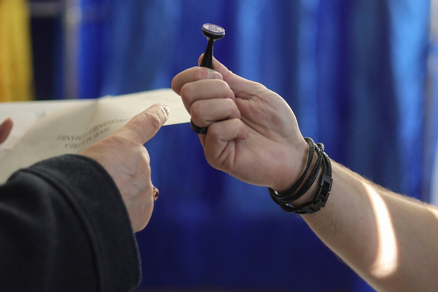 CCR validează primul tur al alegerilor prezidențiale din 2025. George Simion și Nicușor Dan se confruntă în turul II