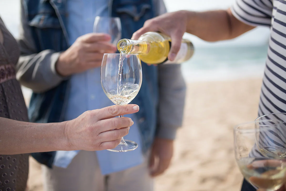 Spaniolii vor să decidă științific dacă vinul merită păstrat în dietă. 10.000 de persoane participă la un studiu întins pe 4 ani