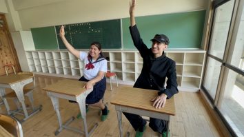 Visezi să trăiești o zi ca un elev japonez de liceu? Turiștii pot plăti pentru o experiență specială: îmbracă uniforma tradițională și participă la ore