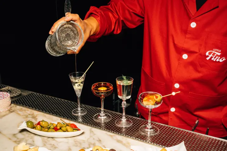 În barurile și restaurantele din New York au apărut cocktail-uri Ozempic. Oamenii vor băuturi cât mai slabe sau chiar fără alcool