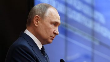 Comisia Europeană va propune măsuri juridice pentru eliminarea totală a importurilor UE de gaz rusesc și gaz natural lichefiat până în 2027