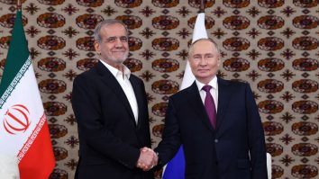 Iranul ratifică parteneriatul strategic cu Rusia pe 20 de ani. Războiul din Ucraina a consolidat relația militară dintre cele două țări