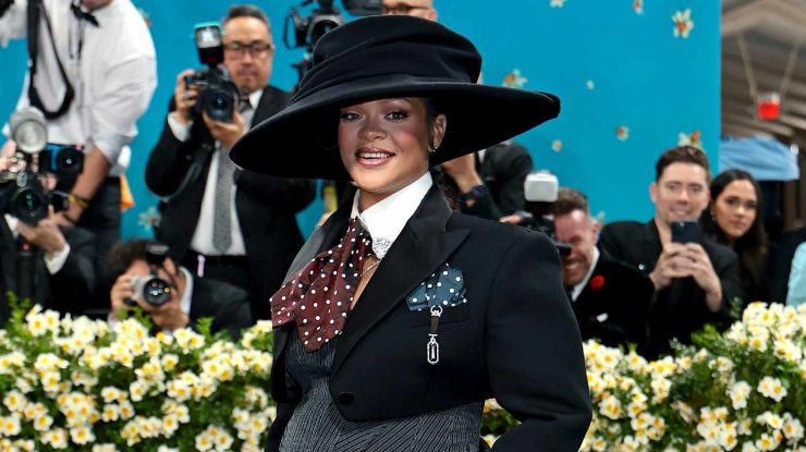 Rihanna este însărcinată cu al treilea copil. Artista și-a confirmat sarcina odată cu apariția sa la Met Gala 2025