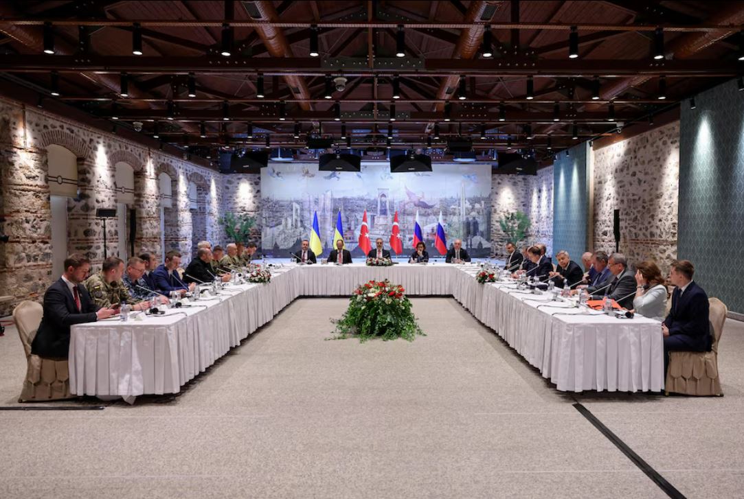 Primele negocieri directe dintre Rusia și Ucraina s-au încheiat în mai puțin de două ore, fără rezultat. Armistițiul de 30 zile a fost abandonat: „Cererile Rusiei sunt rupte de realitate și depășesc cu mult condițiile discutate anterior”, spun ucrainenii