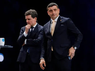 George Simion versus Nicușor Dan: Cine domină în mediul online? În 2 zile începe votul în Diaspora pentru turul 2 al alegerilor prezidențiale