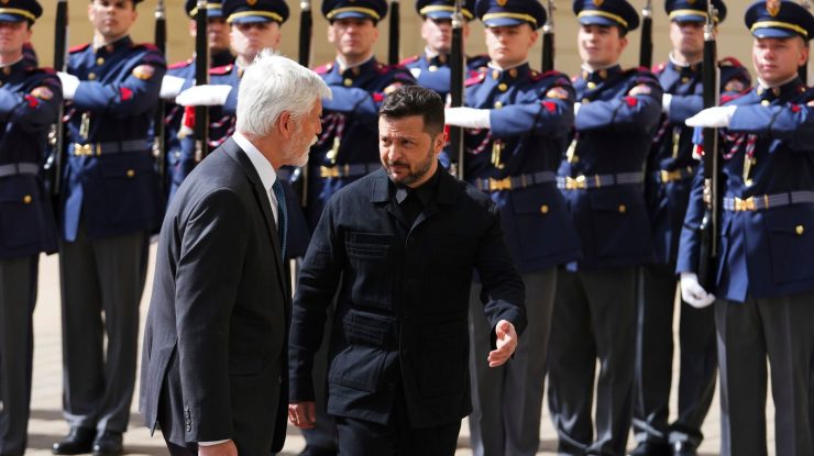 Zelenski a afirmat că o încetare a focului este posibilă în orice moment: „Putin ar trebui să lase paradele și să încheie războiul”