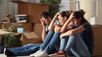 Jumătate din tinerii români suferă de depresie sau anxietate. Ana Maria Ambrosă, psiholog: „Nu mai au timp să ne arate cine sunt, li se cere să devină altceva”