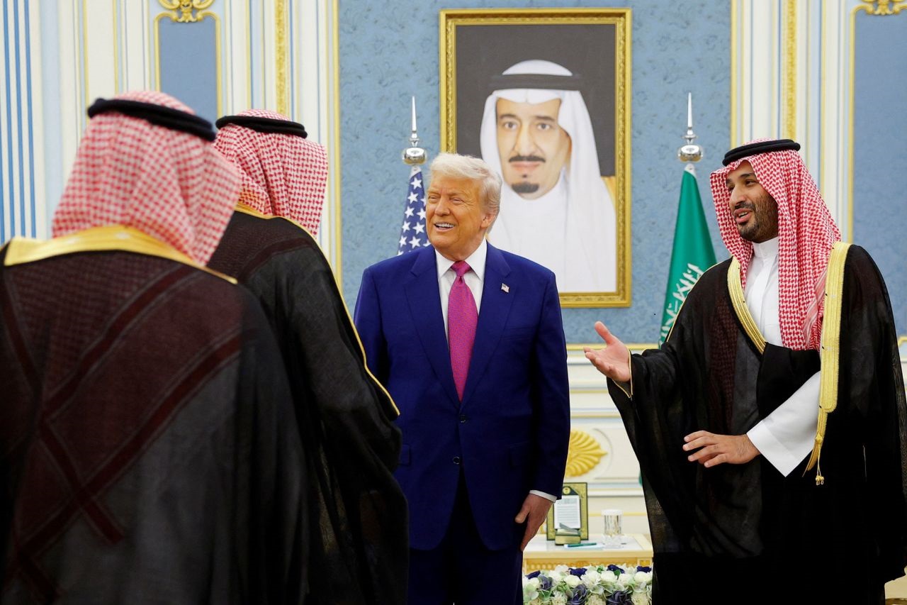 Trump ridică toate sancțiunile SUA împotriva Siriei