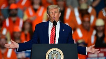 Trump dublează tarifele la importurile de oțel la 50%. Măsura intră în vigoare pe 4 iunie