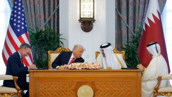 Trump a încheiat acorduri în valoare de 243,5 miliarde de dolari cu Qatar
