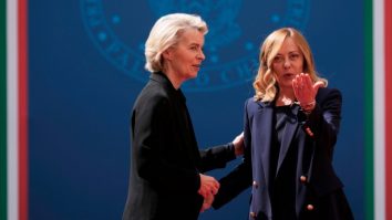 UE se teme de tarifele lui Trump. Ursula von der Leyen e presată să ajungă la un acord comercial cu Președintele SUA