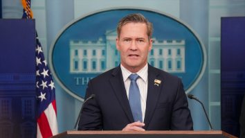 Un hacker care a spart serviciul de comunicații folosit de Mike Waltz a interceptat mesaje de la mai mulți oficiali americani. Ce conținut a accesat