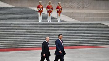 Xi Jinping va participa la parada de Ziua Victoriei de la Moscova, în calitate de „invitat de onoare” al lui Putin. Ce spun analiștii despre vizită