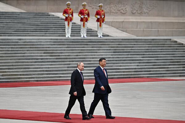 Xi Jinping va participa la parada de Ziua Victoriei de la Moscova, în calitate de „invitat de onoare” al lui Putin. Ce spun analiștii despre vizită