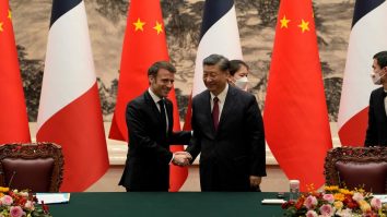 Macron amenință China cu intervenția NATO în Asia, dacă Beijingul „nu oprește participarea Coreei de Nord în războiul din Ucraina”
