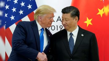 Donald Trump vrea să reducă tarifele impuse Chinei de la 145% la 80%