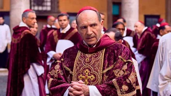 Ce momente sunt greșite în filmul „Conclave”? Unele secvențe au fost adăugate pentru a avea un efect dramatic