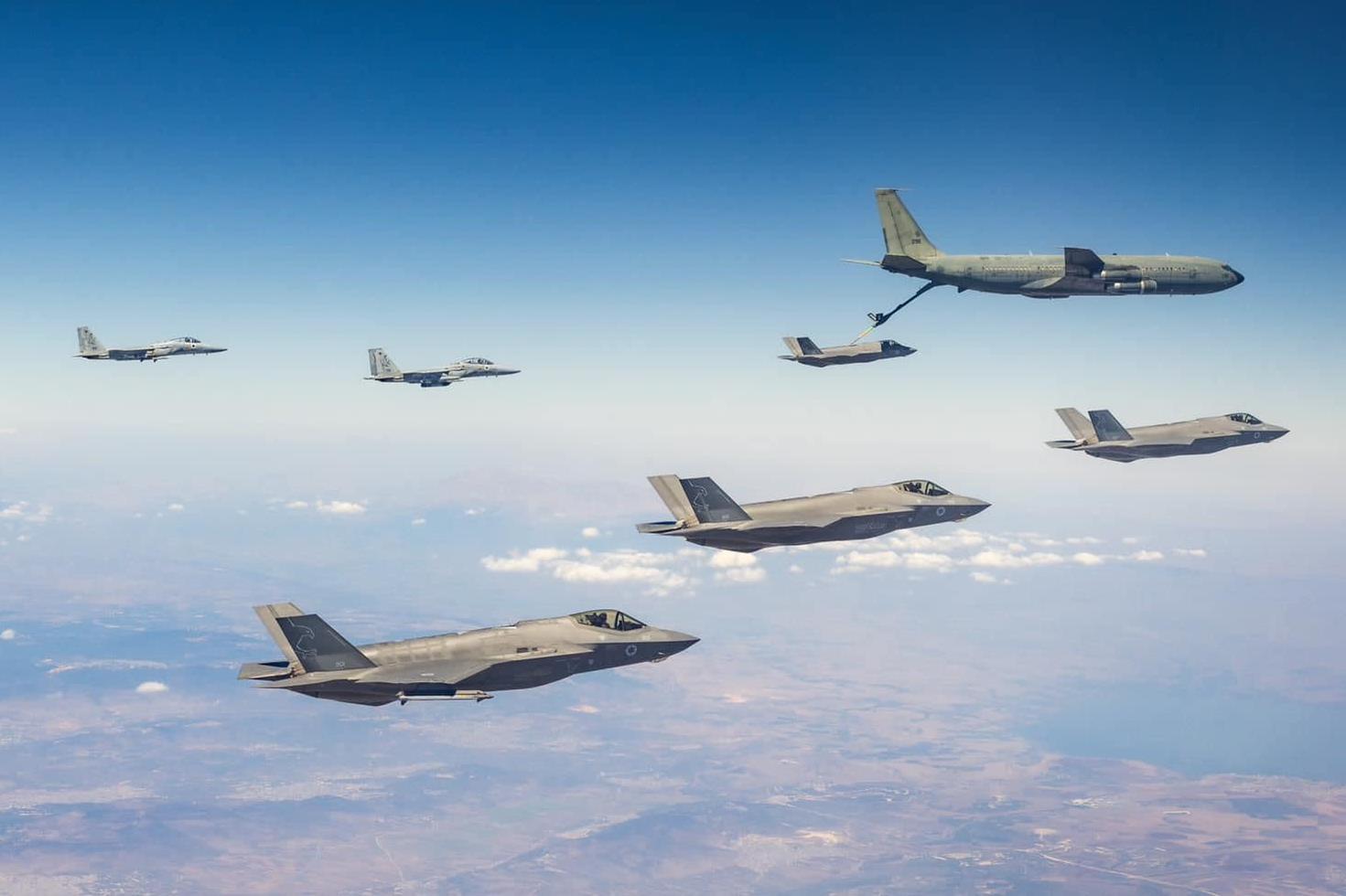 Irakul anunţă că 50 de avioane de luptă israeliene i-au încălcat spaţiul aerian