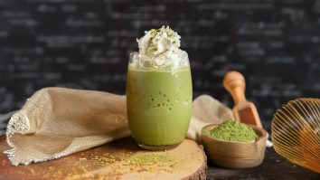 Matcha e alternativa tot mai populară la cafea: Care sunt beneficiile băuturii și cum o poți introduce în rutina zilnică