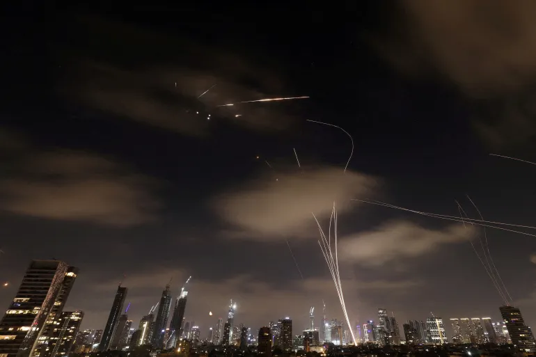 Iranul ar fi lansat spre Israel noul tip de rachetă Fattah-1. Ministerul de Externe al Rusiei condamnă „atacurile ilegale ale Israelului”