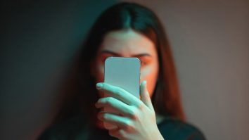 Câtă libertate îi oferi copilului? Haidt îți propune 4 soluții pentru a salva sănătatea mintală a „Generației Anxietății”