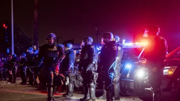 FOTO. Violențele din Los Angeles se agravează. Preşedinta Mexicului cere ca SUA să nu-i trateze pe migranţi ca pe nişte infractori