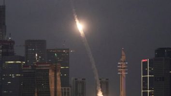 Israel și Iran au continuat bombardamentele: Cinci valuri de rachete lovesc Israelul, iar raidurile aeriene israeliene distrug baza conducerii militare iraniene. Trump spune că mai crede într-o soluție diplomatică