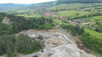 Starea de alertă de la Praid este prelungită cu 30 de zile. Autoritățile pregătesc devierea pârâului Corund