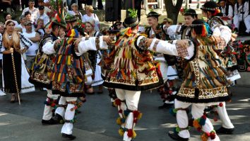 Ce îți mai spun Călușarii de Rusalii? E recunoscut de UNESCO, dar originile sale rămân învăluite în mister