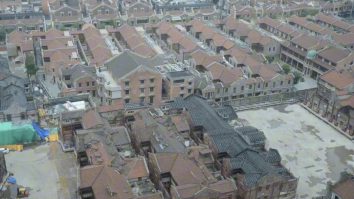 Chinezii au mutat un complex rezidențial vechi de 100 de ani. 432 de roboți hidraulici au deplasat clădiri de peste 7.000 de tone