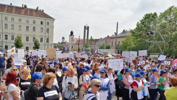 Astăzi, membrii de sindicat din școli și universități vor protesta. Ce nemulțumiri au față de politicieni