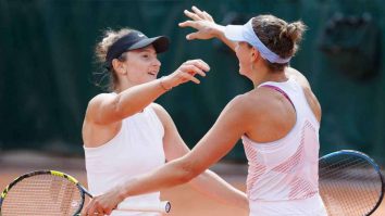 Perechea Irina Begu-Yanina Wickmayer a obținut calificarea în sferturIle tabloului de dublu de la Roland Garros