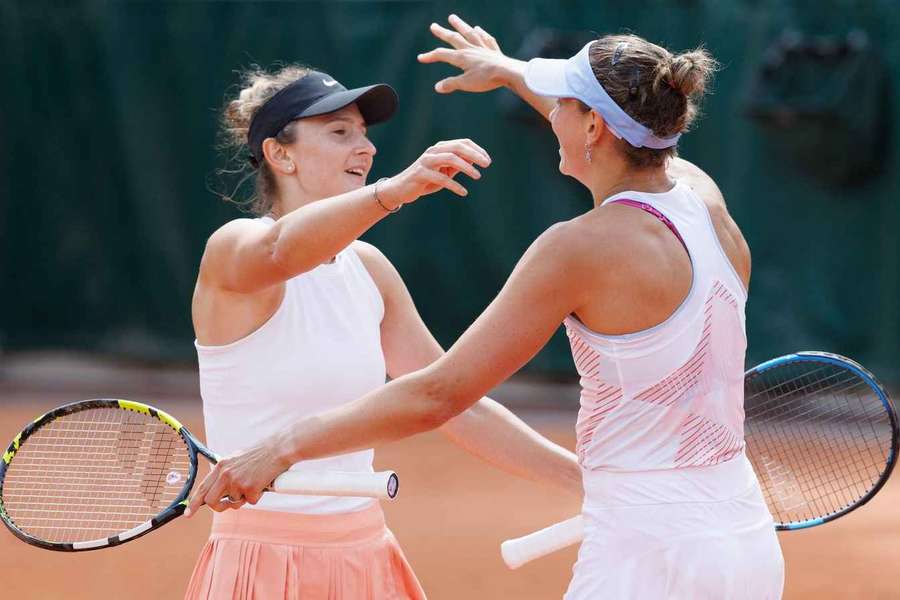 Perechea Irina Begu-Yanina Wickmayer a obținut calificarea în sferturIle tabloului de dublu de la Roland Garros