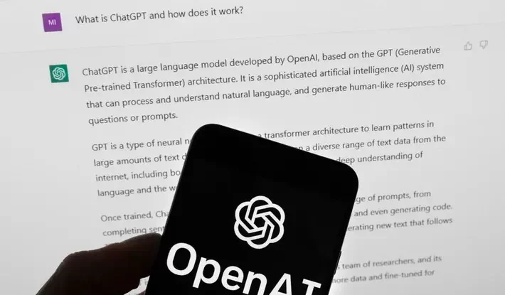 ChatGPT a luat ieri o pauză de câteva ori – utilizatorii s-au plâns că nu îl pot folosi. OpenAI a recunoscut „erori și întârzieri sporite”