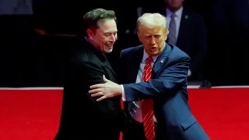 Certurile dintre Trump și Musk au și puternice consecințe economice. Scăderea acțiunilor a șters 152 mld. $ din valoarea Tesla