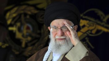Ali Khamenei a promis că „pedeapsa va continua” împotriva Israelului