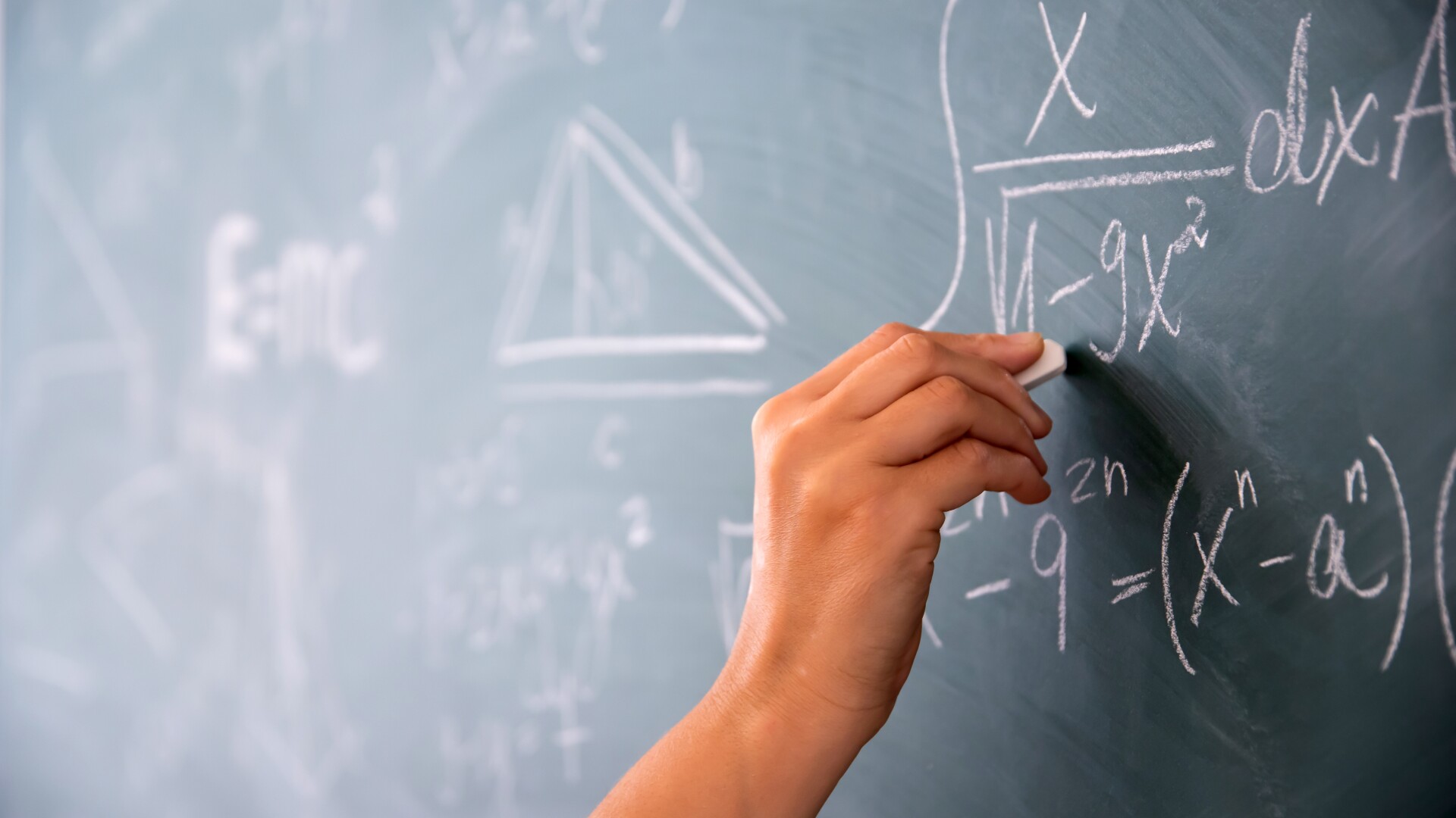 Elevii de la profilul real au susținut astăzi proba de Matematică la Bacalaureat. Cătălin Ciupală, profesor: „Un elev silitor, care a învățat, nu are niciun fel de probleme”