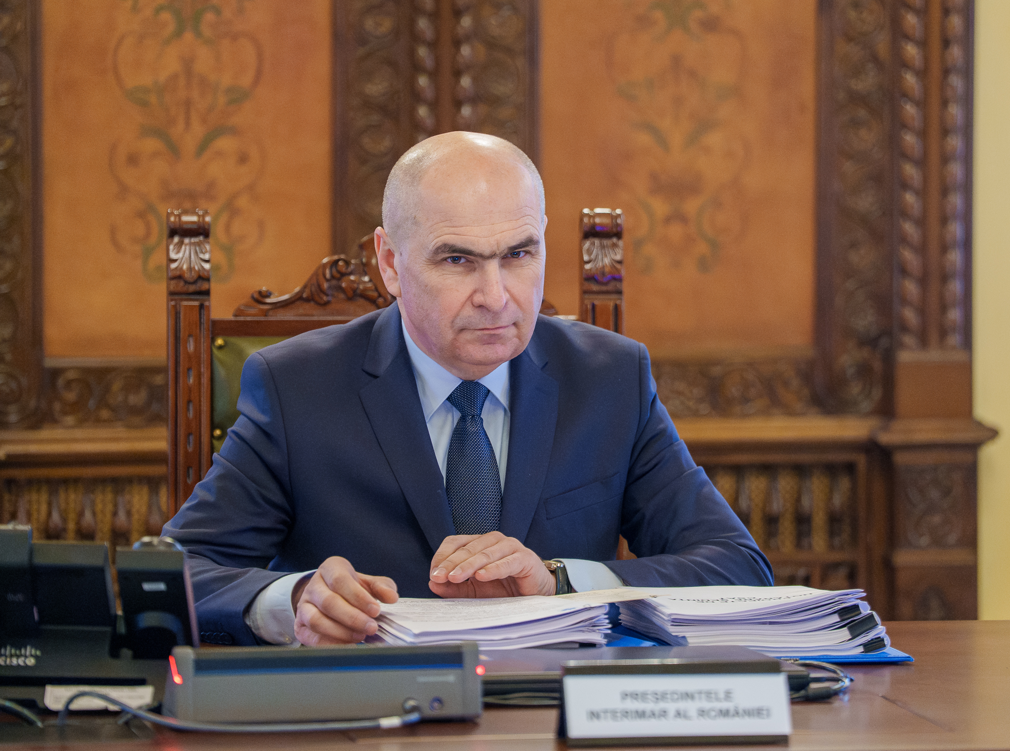Ilie Bolojan s-a întâlnit cu reprezentanții agenției Fitch. În august, Fitch ar putea retrograda România la categoria „junk”