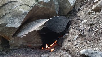 „Aurul negru” din Beciu devine atracție turistică: Izvoare naturale de petrol, transformate în destinație de explorat în Geoparcul UNESCO Ținutul Buzăului