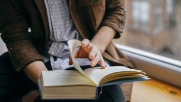 2025 promite titluri captivante și diverse. Care sunt cele mai bune cărți pe care să le citești în acest an